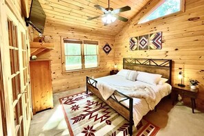 3 bedrooms, iron/ironing board, free WiFi, bed sheets - BEAR CROSSING - HOT TUB, GAME ROOM, SECLUDED (Helen)