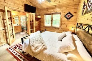 3 chambres, fer et planche à repasser, Wi-Fi gratuit, draps fournis