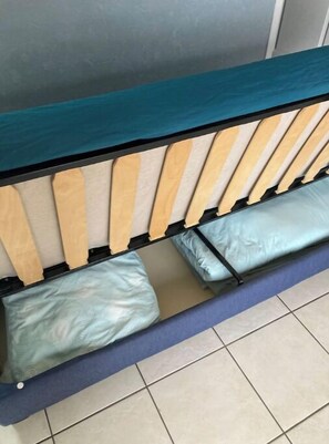 2 bedrooms, iron/ironing board, travel crib, free WiFi