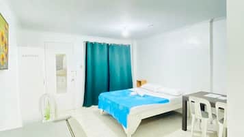 Deluxe Room, 1 Bedroom | Desk, laptop workspace, free WiFi, bed sheets