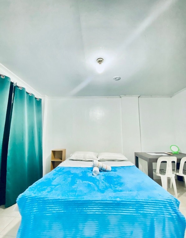 Deluxe Room, 1 Bedroom | Desk, laptop workspace, free WiFi, bed sheets - La Pearla Place Boracay Dmall (Boracay Island)