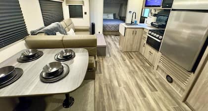 Shipwreck Cove Camper at Resort with Fishing and Inlatables