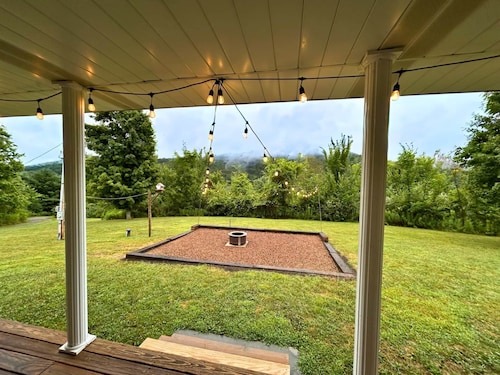 Buck Hill Farm: Secluded Retreat