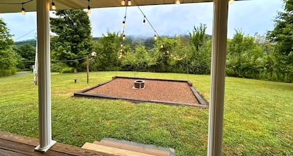 Buck Hill Farm: Secluded Retreat