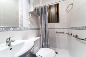 Douche, serviettes fournies