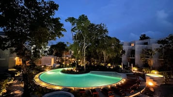 Deluxe Apartment, 2 Bedrooms, Private Pool, Garden View | Pemandangan taman
