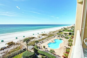 Een verwarmd zwembad