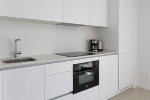 Coffee/tea maker, fridge, microwave, oven - Modern Luxury Suite with Terrace in Higueron (Fuengirola)