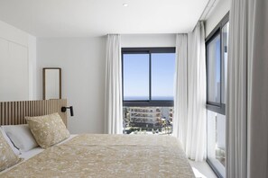 3 bedrooms, desk, iron/ironing board, travel cot - Exclusive 3-bedroom Apartment in Higueron (Fuengirola)