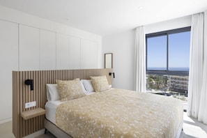 3 bedrooms, desk, iron/ironing board, travel cot - Exclusive 3-bedroom Apartment in Higueron (Fuengirola)