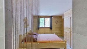 4 chambres, fer et planche à repasser, Wi-Fi