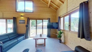 TV - CASA-Grand Laus: Duplex familial, sauna et jacuzzi (Aiguilles)