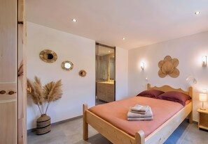 4 habitaciones, tabla de planchar con plancha y wifi 
