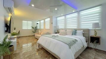 4 bedrooms, desk, iron/ironing board, travel crib