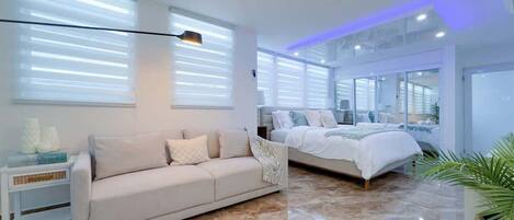 4 Schlafzimmer, Schreibtisch, Bügeleisen/Bügelbrett, Reisekinderbett