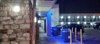 Hotel 465 by Regency Inn & Suites