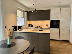 Fridge, oven, stovetop, dishwasher - Modern apartment with large balcony. Near city center. (Meran)