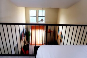 2 bedrooms, desk, iron/ironing board, WiFi