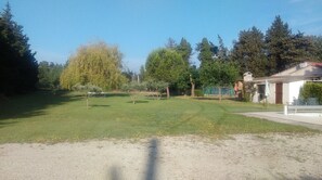 Property grounds - COUNTRY HOUSE WITH PRIVATE SWIMMING POOL (Sénas)