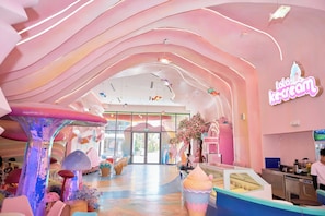 Tempat bermain anak – indoor