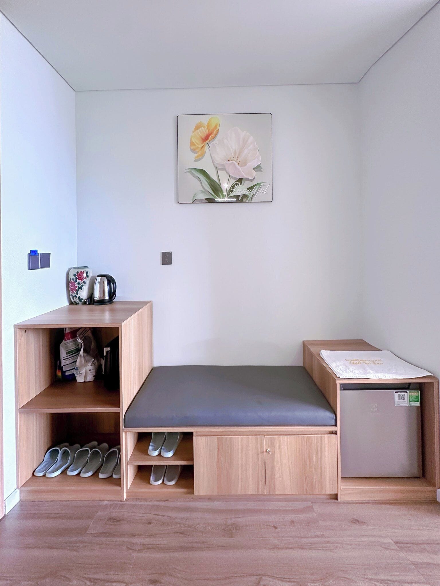 Decoración personalizada, muebles diferentes y escritorio 