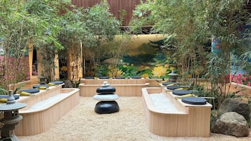 Banheira de hidromassagem, sauna a vapor, 1 sala de tratamento