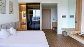 Decoración personalizada, muebles diferentes y escritorio