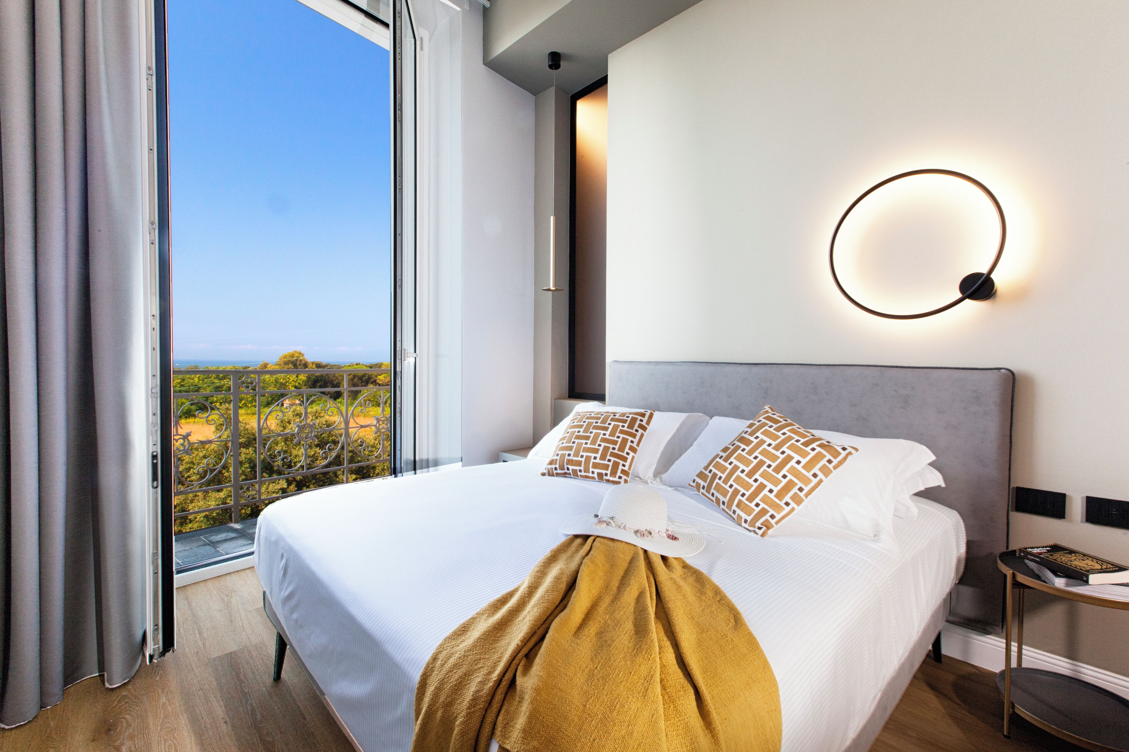 Panoramic Double Room | Down comforters, in-room safe, laptop workspace, blackout drapes