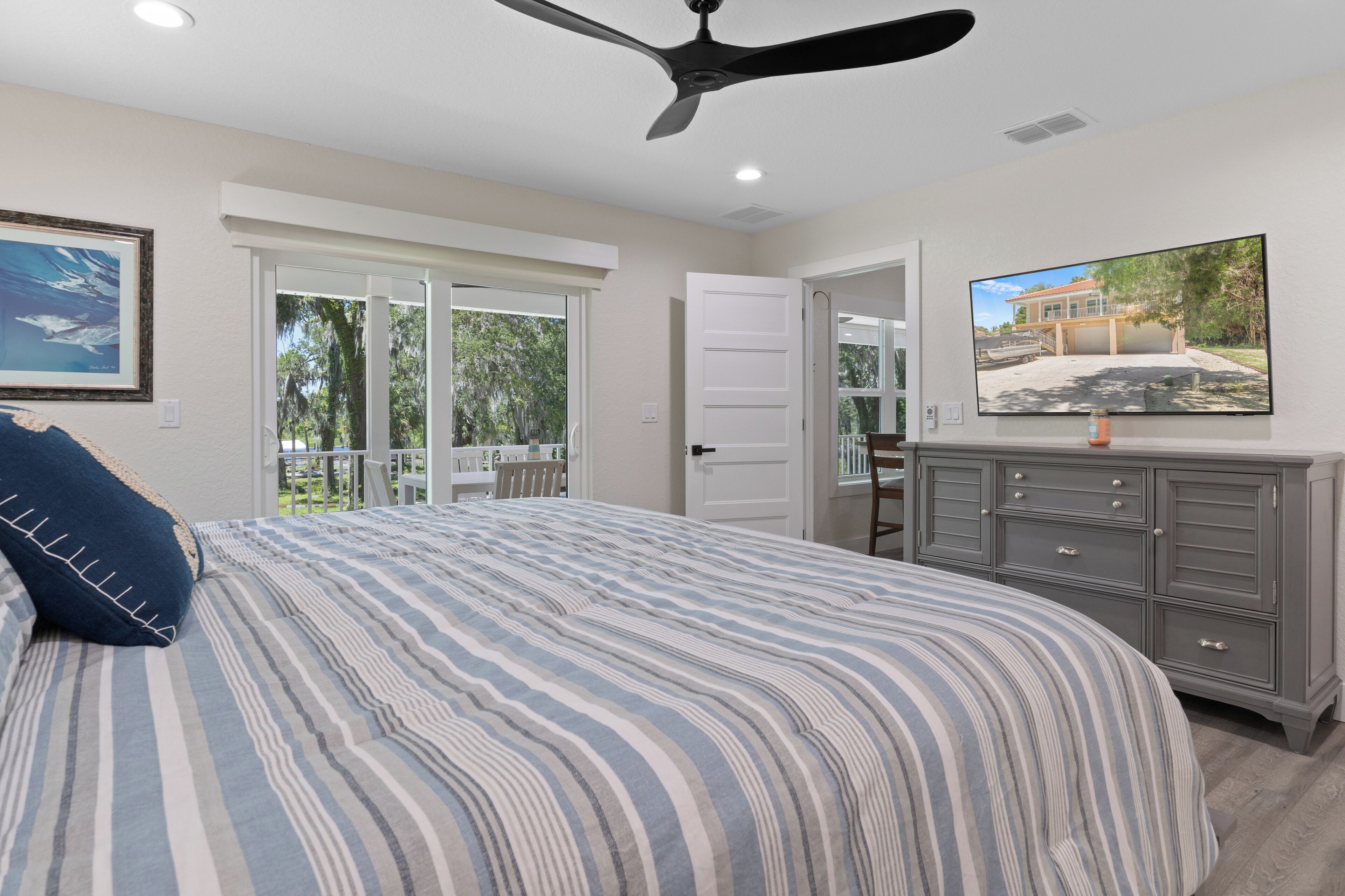 3 chambres, fer et planche à repasser, Wi-Fi gratuit, draps fournis