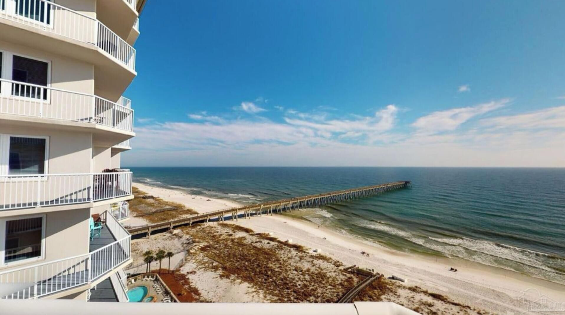 على الشاطئ، كراسي للتشمس