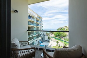 Property grounds - Beautiful beachfront Studio, Zantamar 306 (Cruz de Huanacaxtle)