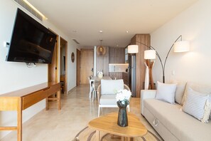 TV - Beachfront Condo, Zantamar 205 (Cruz de Huanacaxtle)