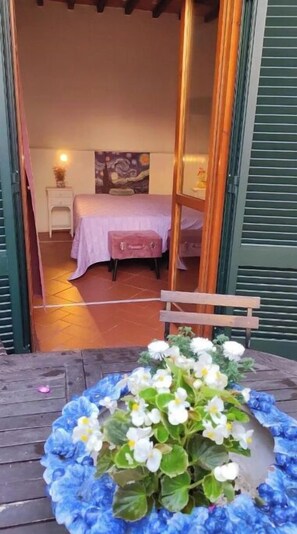 4 habitaciones, tabla de planchar con plancha, wifi y ropa de cama 