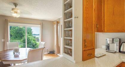 Peaceful Seymour Lake Retreat