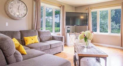 Peaceful Seymour Lake Retreat