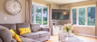 Peaceful Seymour Lake Retreat