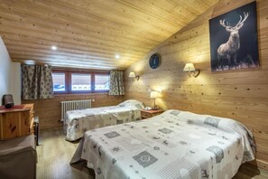 2 bedrooms, WiFi, bed sheets - 50m from shops, 2nd floor, balcony, tv, ski locker, 51m², La Clusaz (La Clusaz)
