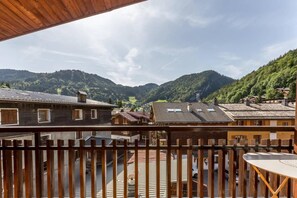 Property grounds - 50m from shops, 2nd floor, balcony, tv, ski locker, 51m², La Clusaz (La Clusaz)