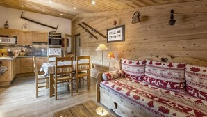 Interior - 350m from ski slopes, 2nd floor, balcony, tv, ski locker, 51m², La Clusaz (La Clusaz)