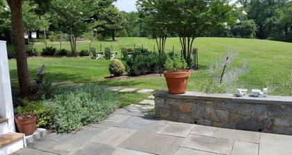 A private and peaceful oasis with all amenities in quiet scenic Brookeville