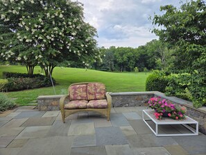 Terrace/patio - A private and peaceful oasis with all amenities in quiet scenic Brookeville (Brookeville)