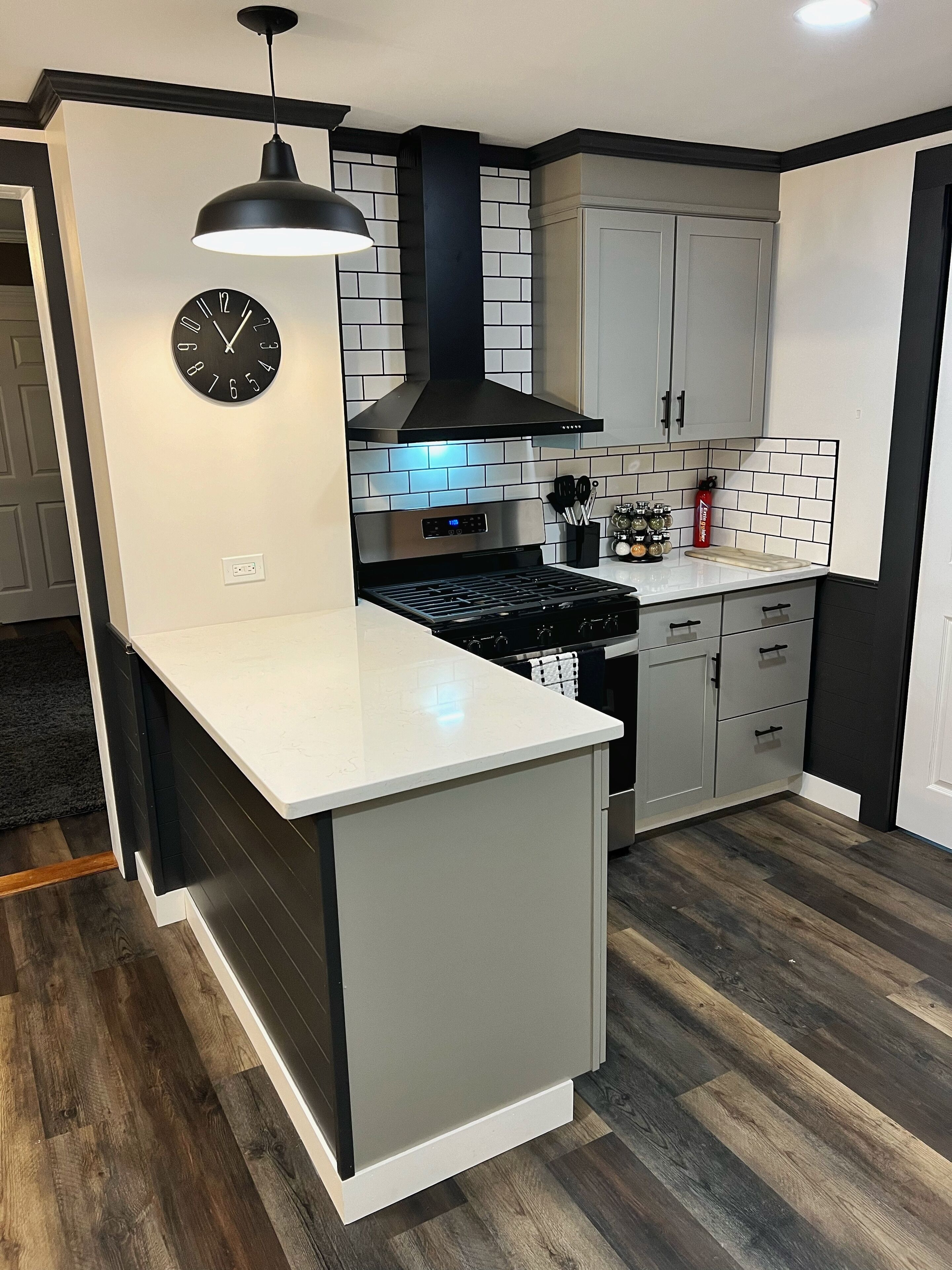Newly renovated 2-bedroom apartment in welcoming Syracuse with AC, WiFi and Hea