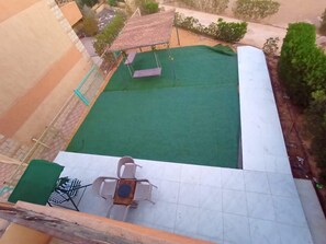Outdoor dining - Nice villa with AC in Suez Governorate - 3 bedrooms available (Suez Governorate)