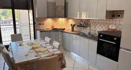 Cozy apartment with kitchen and terrace, ideal for friends and families
