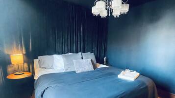 2 bedrooms, iron/ironing board, travel cot, free WiFi