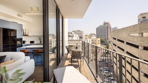 Unclassified image, 2 of 31, button - Mamad Modern 2BR Dream Gem Walk to Beach & City (Tel Aviv)