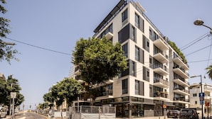 Unclassified image, 3 of 31, button - Mamad Modern 2BR Dream Gem Walk to Beach & City (Tel Aviv)