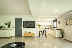 Interior - Bahai Gardens Serenity Apartment (Haifa)