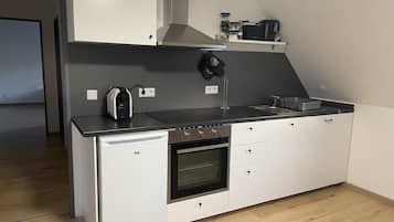 Kühlschrank, Ofen, Herdplatte, Geschirrspüler