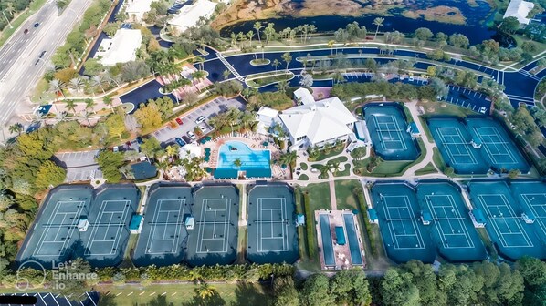 Exterior - -Sunny Naples Charm-Your Perfect Naples Getaway! (Naples)